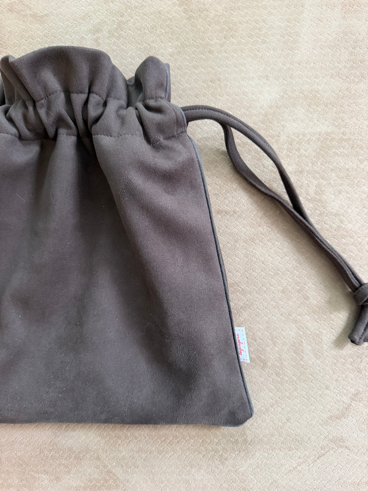 Pouch tracolla
