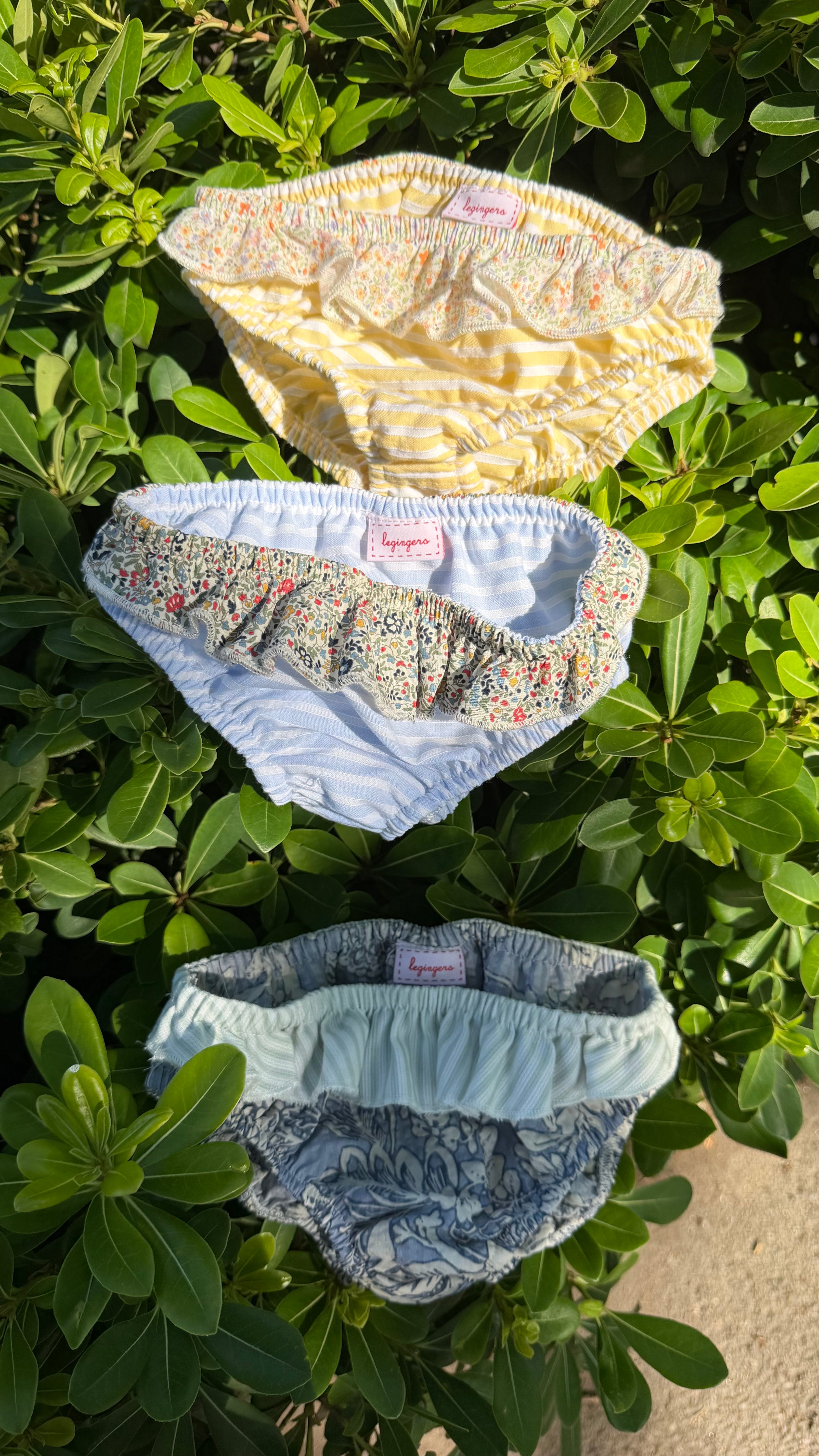 Slip bimba righe azzurre e balza fiorellini