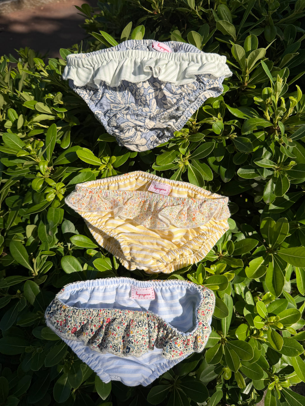 Slip bimba fiori azzurri e balza righe salvia