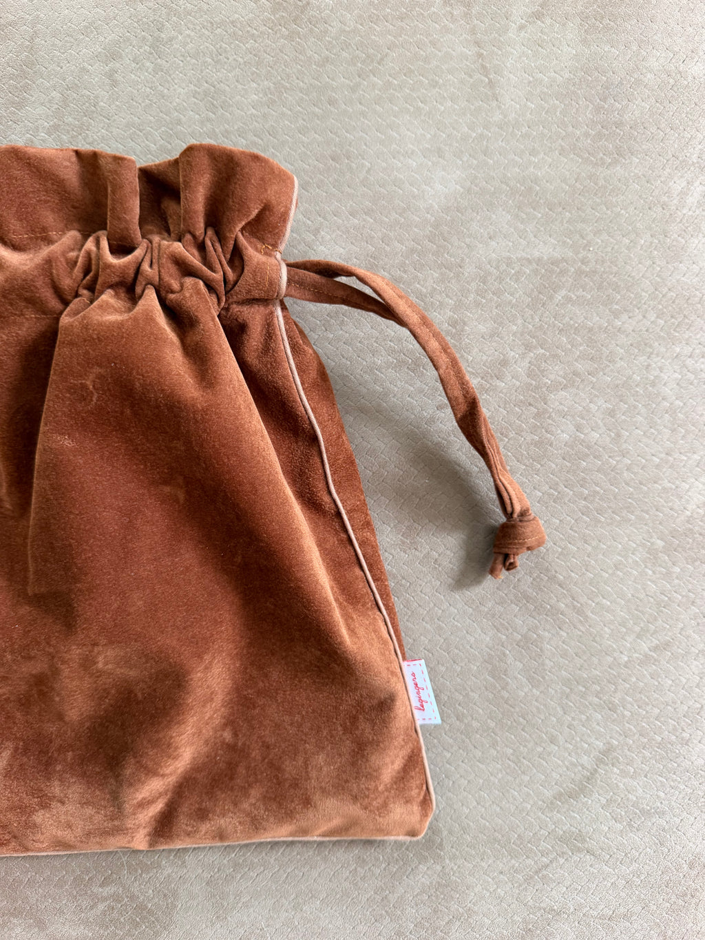 Pouch tracolla