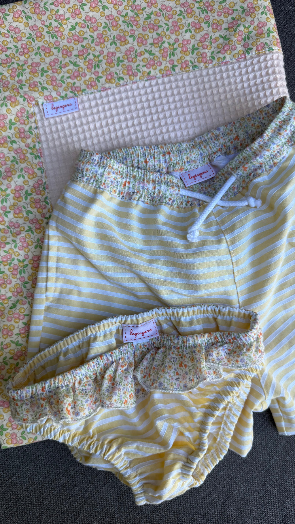 Slip bimba righe gialle e balza fiorellini