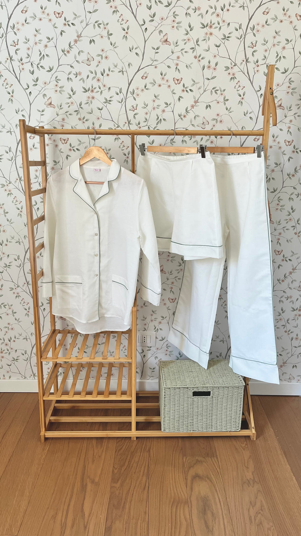 Pigiama donna corto LINO BIANCO BORDI SALVIA