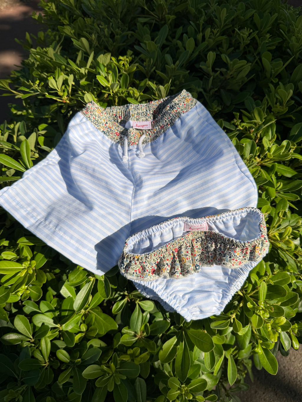 Slip bimba righe azzurre e balza fiorellini