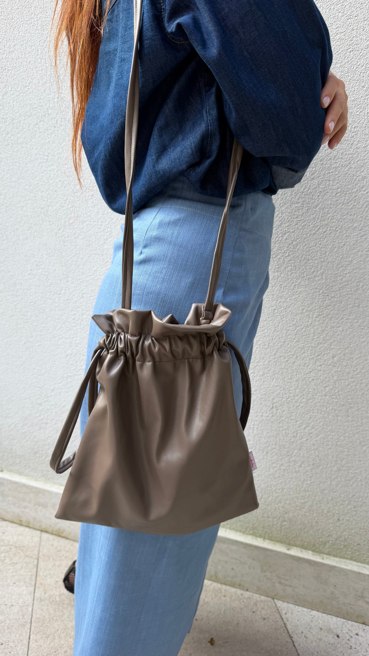 Pouch tracolla