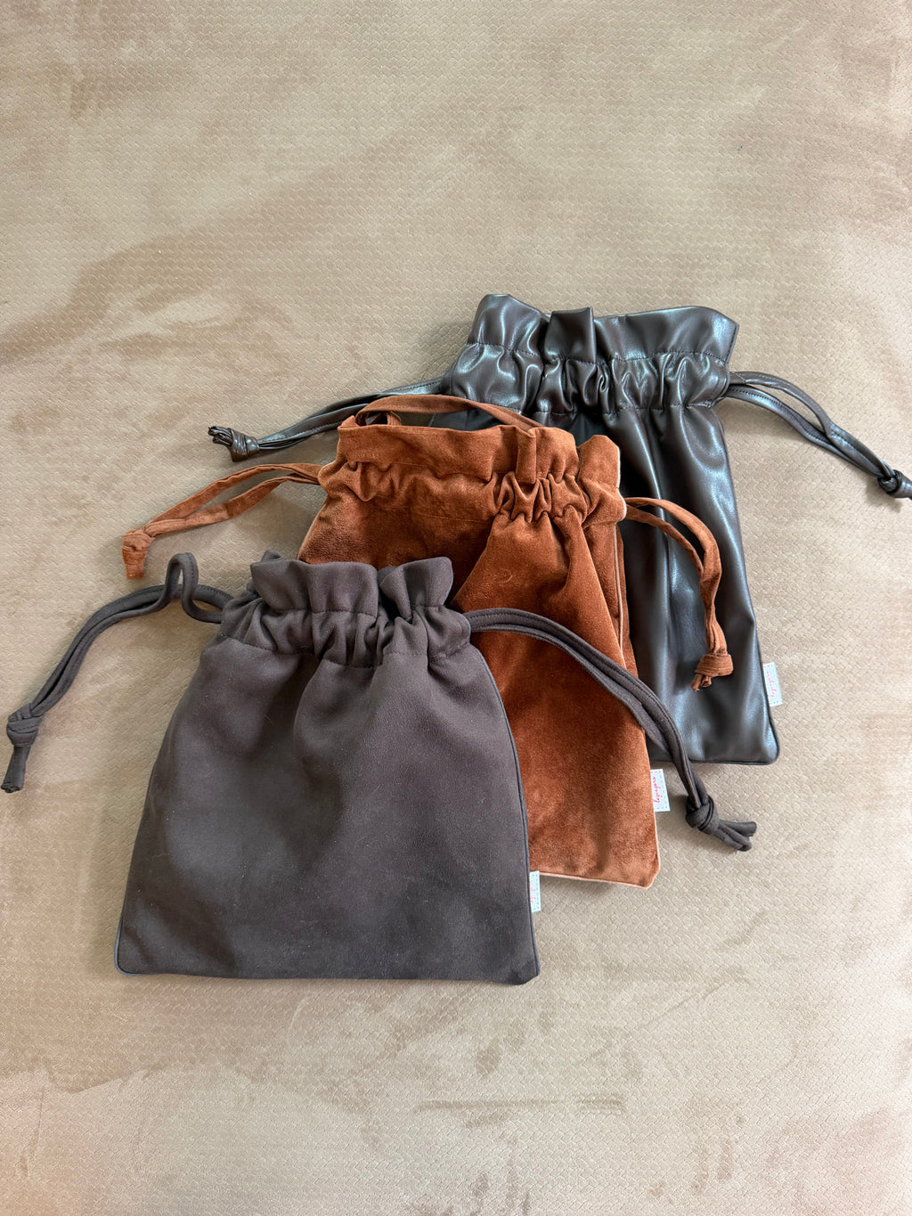 Pouch tracolla