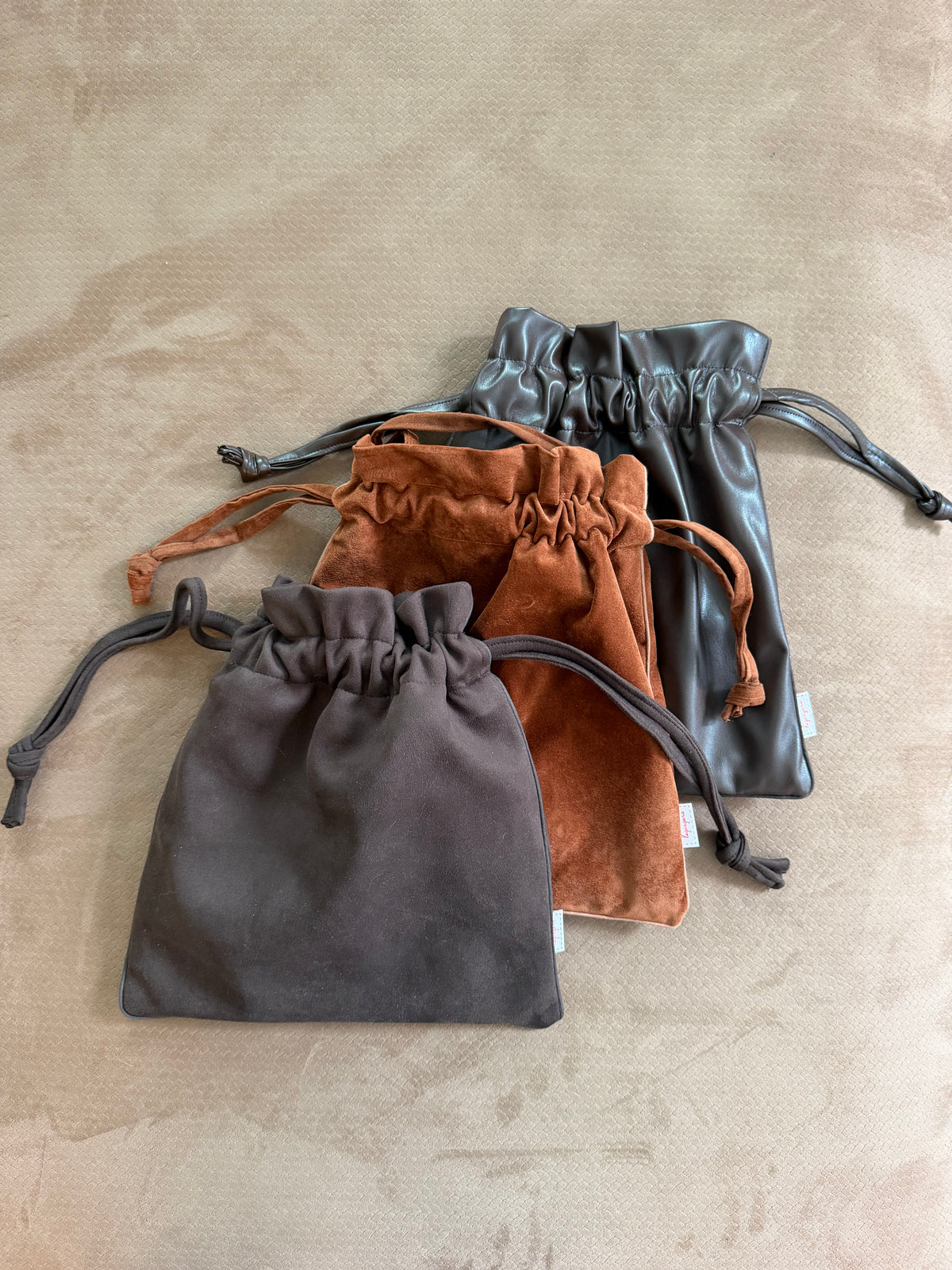 Pouch tracolla