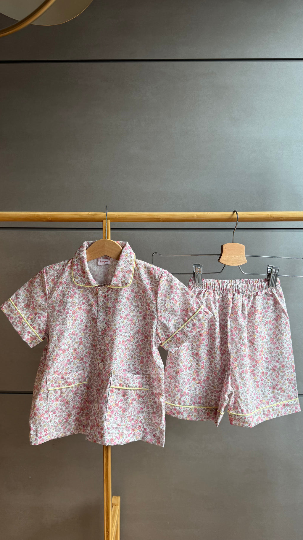 Pigiama Due pezzi: Dalla 2 alla 6 anni FIORELLINI ROSA E VERDI