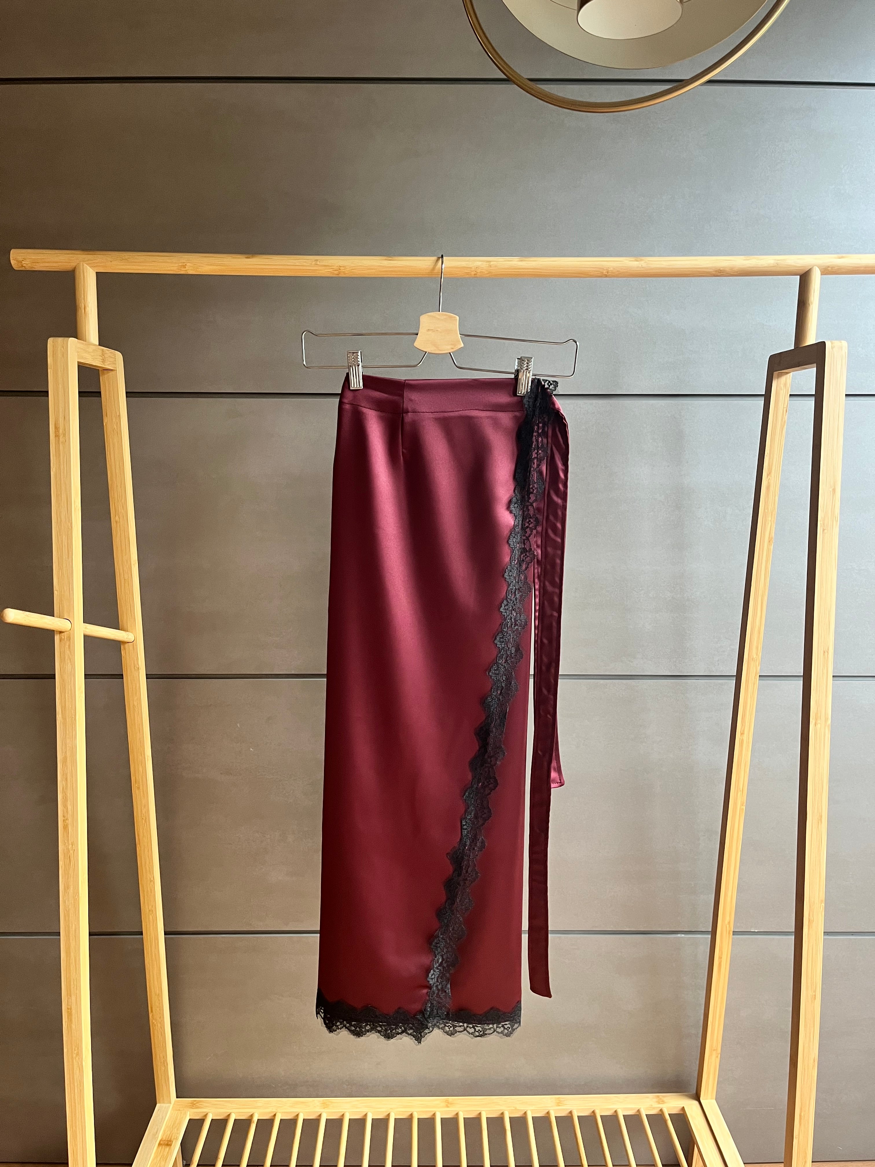 Gonna portafoglio pizzo e satin